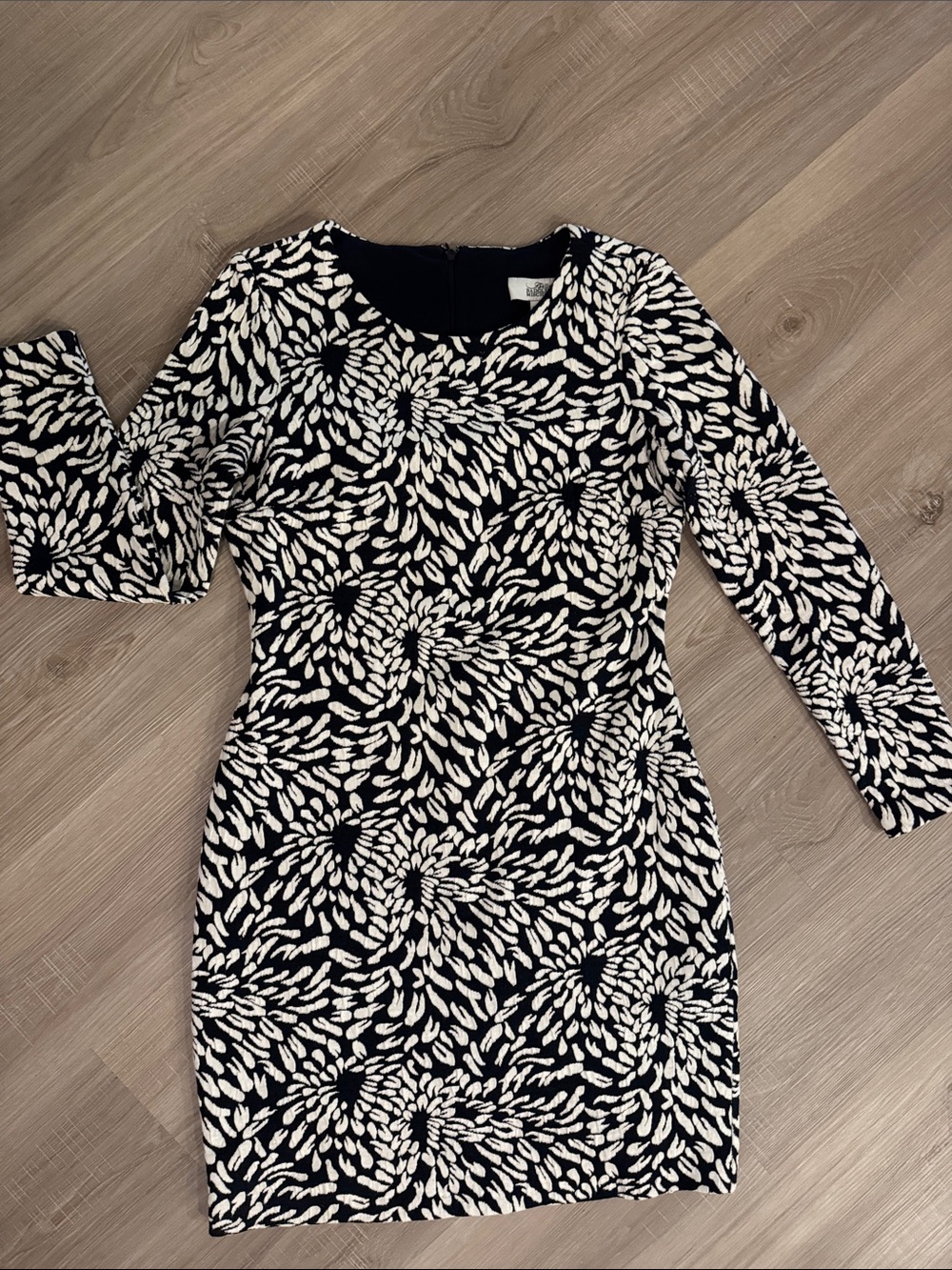 Badgley Mischka Navy & White Long-Sleeve Floral-Print Sheath Dress